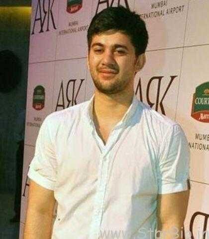 Karan Deol Biography, Age, Height, Wiki, Salary, Girlfriend, Family, Profile