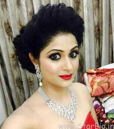 Shefali Sharma Biography, Wiki, Age, Height, Husband, Family, Profile